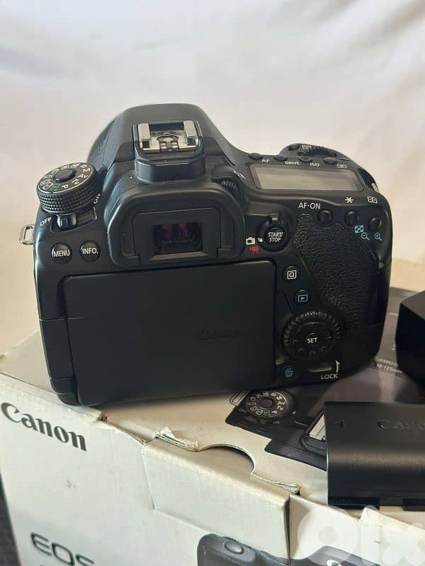 camera canon 80d like new 3