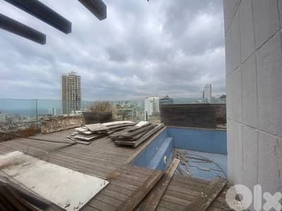 Beautiful penthouse with private swimming pool and sea view