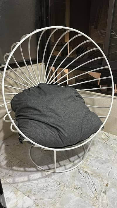 Modern Round Lounge Chair with Cushion