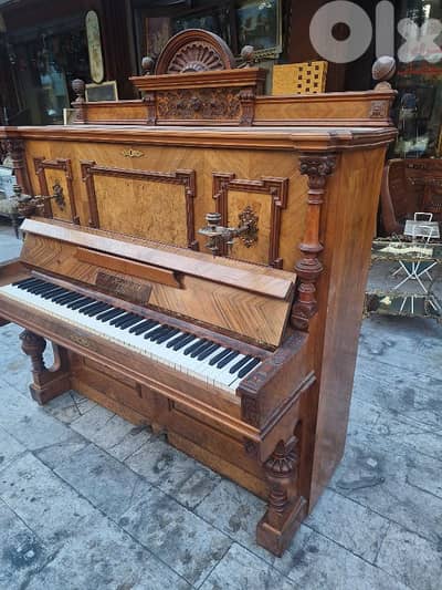 بيانو ملوكية روعة الفخامة والجمال شغال ممتاز خشب جوز حفر يدوي piano