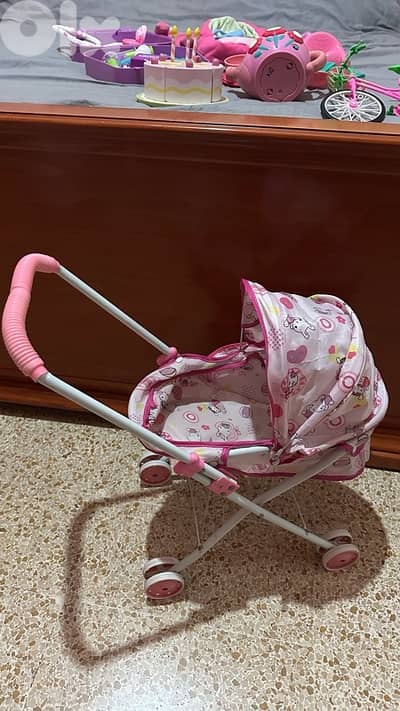 بوسيت، إكسسوارات أطفال، فناجين و إبريق شاي، قالب كيك، وأدوات طبيب