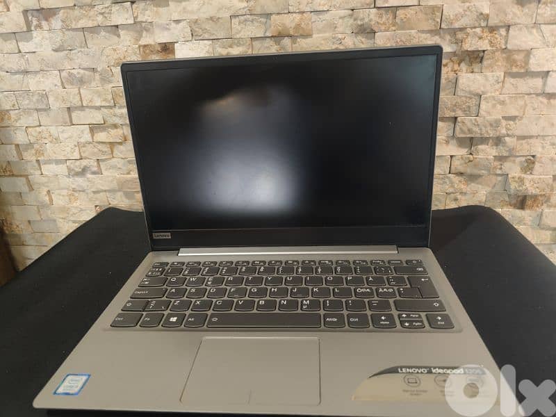 Lenovo IdeaPad 320 S   Intel Core  i5-8300U 3
