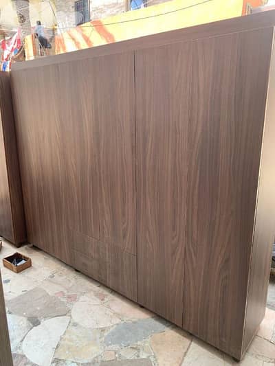 خزانة ست درف حجم كبير عرض 240 سم
