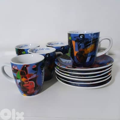 6 Colorful cups and plates