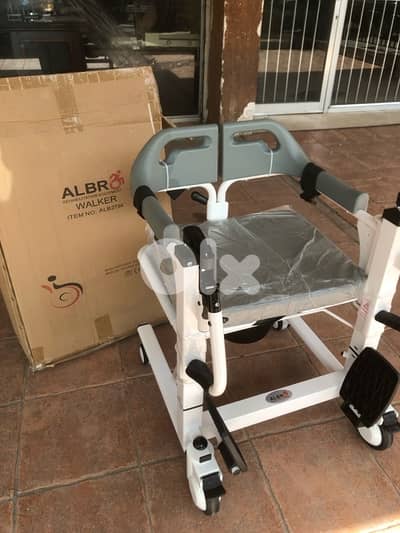 Transfer Chair Medical كرسي نقل المريض
