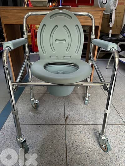 Commode Toilet Chair with wheels كرسي كومود للحمام