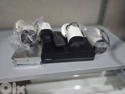 Dahua DVR 8 Channels + 5 Cameras + Power Supply