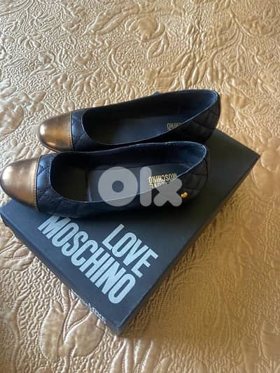 Love Moschino flat shoes