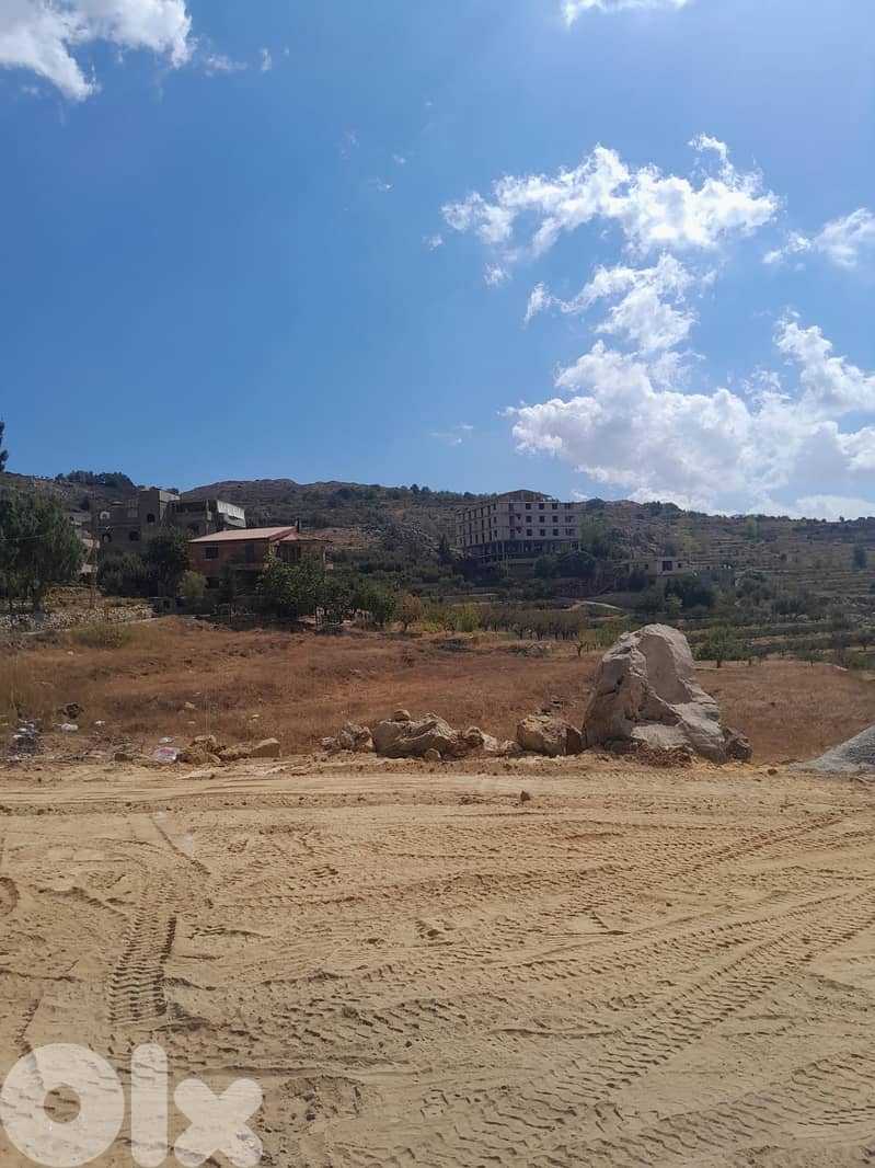 Land + Small Villa For Sale In Tarchich ارض مع فيلا للبيع في ترشيش 1