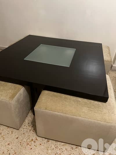 table with 4 Buff