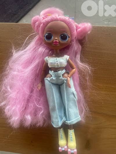 3 Special Edition LOL Dolls with their accessories