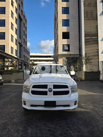 Dodge Ram 2015 V8 4x4 5.7 Hemi 395 HP