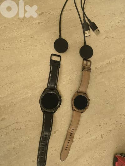 couple samsung smart watch