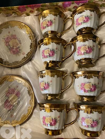 Antique coffee cups 03552303