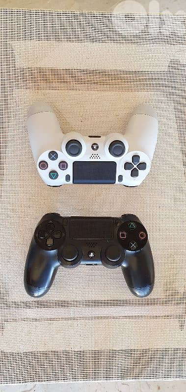 Sony PS4 1 TB like new, with 2 controllers, with 6 original DVDs 1
