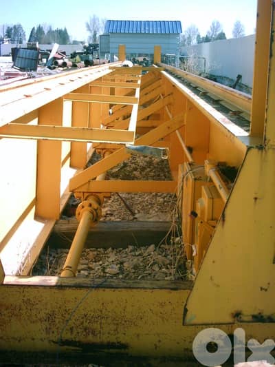 Hangar Crane