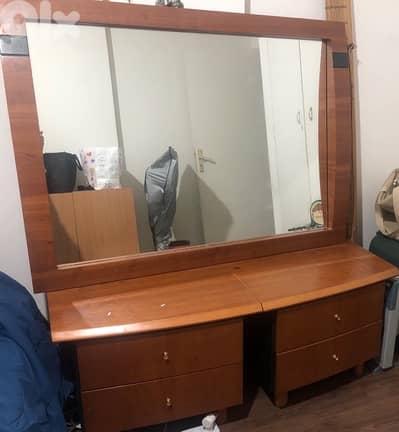 Wood mirror with 2 tables