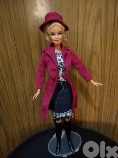 Barbie WINTER Mattel2011 great doll bend legs+Outfit+Boots+Coat+Hat=26