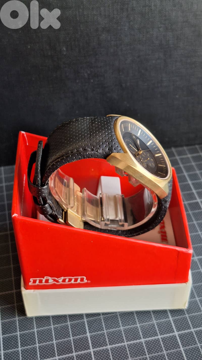 Nixon the Esquire CS 3
