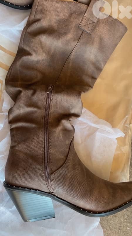 BOOT SIZE 37 worn once 1