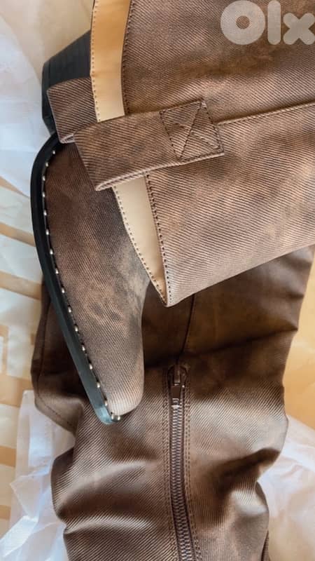 BOOT SIZE 37 worn once 3