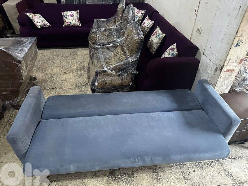 اوضة قعدة زاوية كتير مرتبة بتفتح صندوق وتخت 4