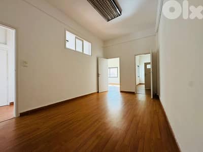 JH25-4534 Office 170m2 for rent in Badaro, $ 1,250 cash