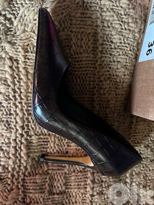 real leather new pump in box 4