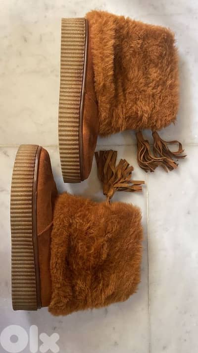Shoes Bottine size 36   حذاء بناتي