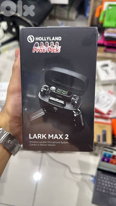 Hollyland Lark Max2 Wireless Lavalier Microphone System Combo 4 person