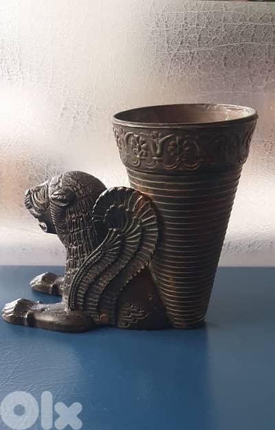 antique warrior statue bronz