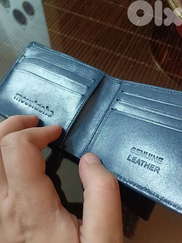 moustache wallet 3