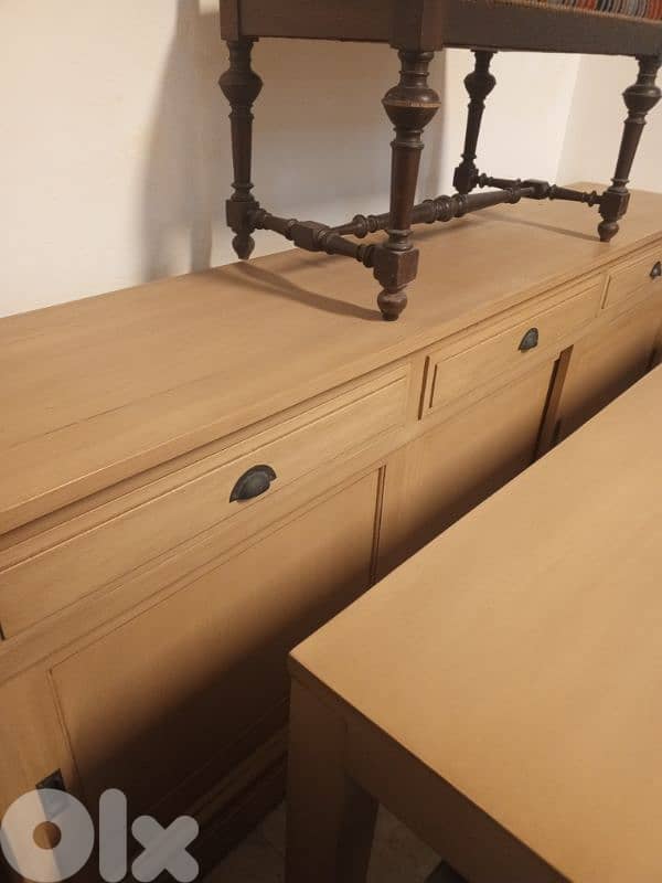 Dining table 3