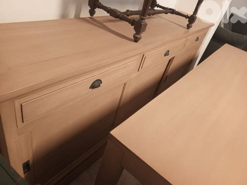 Dining table 4