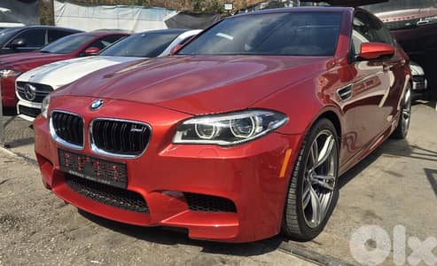 BMW M5 2014 full options  clean carfax