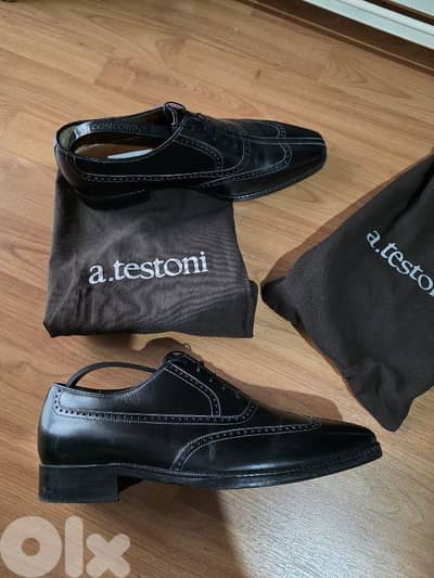 A. Testoni classic shoes size 41
