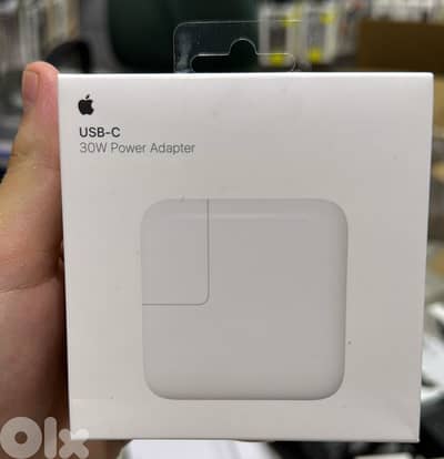 Apple 30w usb-c power adapter 3pin