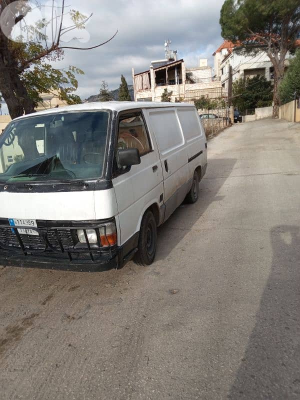 Toyota hiace  بنزين  تويوتا  فان باص toyota 1