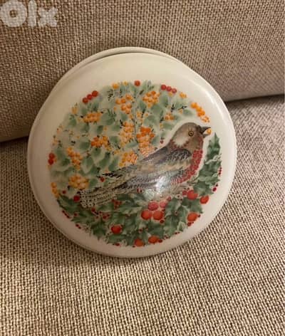 vintage ceramic trinket box
