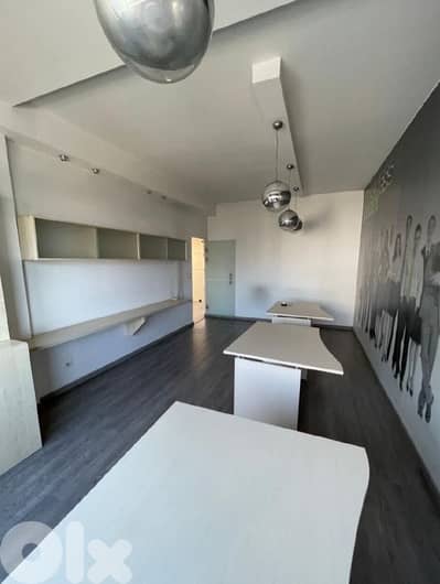 Jdaide, Metn / Office for Rent 850$ - الجديدة/ مكتب للإيجار