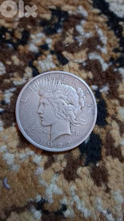دولار فضة للسلام، صدرت عام ١٩٢٢. 90% silver الوزن 27 غرام