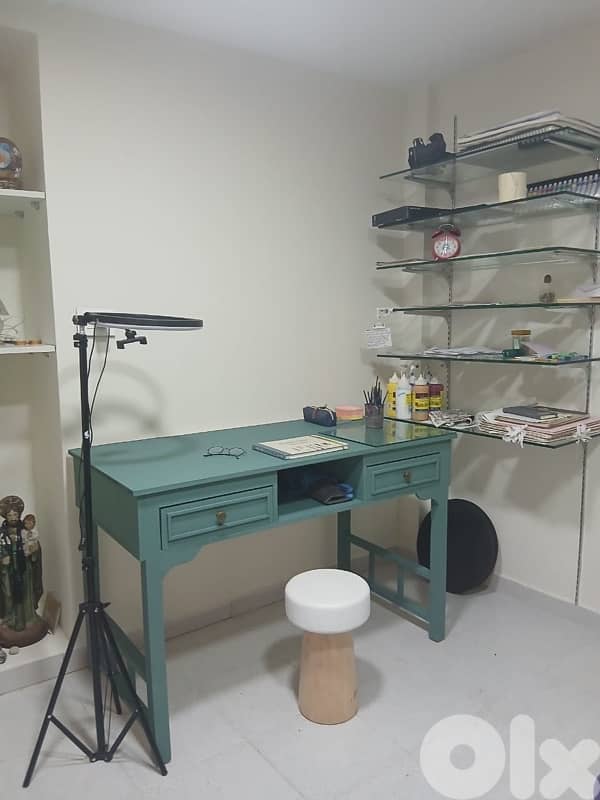 desk, console 1