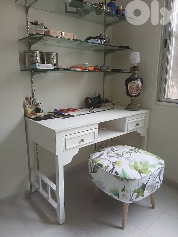 desk, console 2