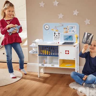 playtive clinic & vet play 2 in 1 doctor role