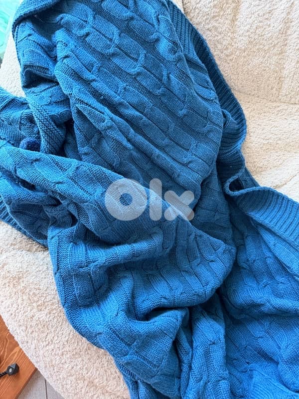 blue throw blanket 1