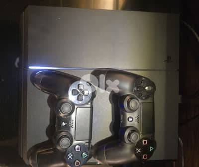 PS4 Fat 1 TB with 2 controllers