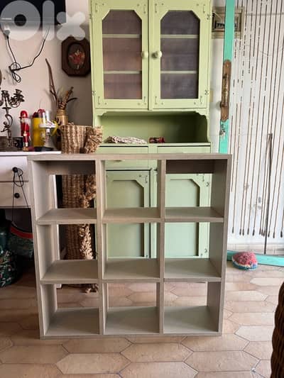 bookshelf