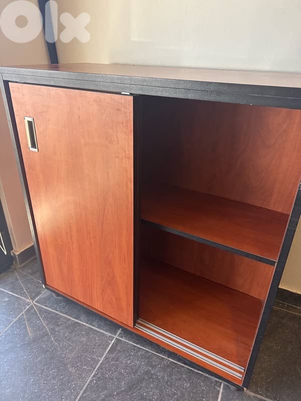 Cabinet 1