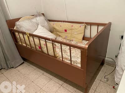 تخت  انتيك