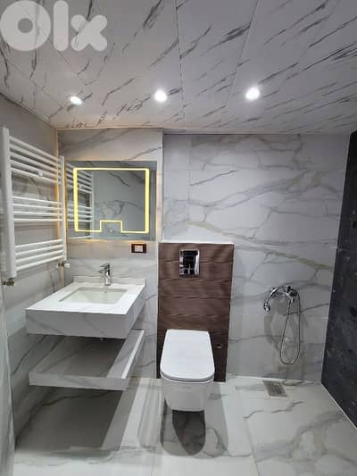 rooftop/ 550 / 650 small 2 persons only apartment  for rent